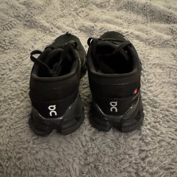 ON CLOUD Women’s X4 Black Athletic Shoes Size 6.5 - Picture 5 of 11